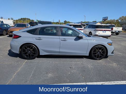 Used 2024 Honda Civic Sport Touring image 3