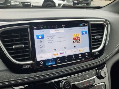 Certified 2026 Chrysler Pacifica Limited w/ S Appearance Package image 10