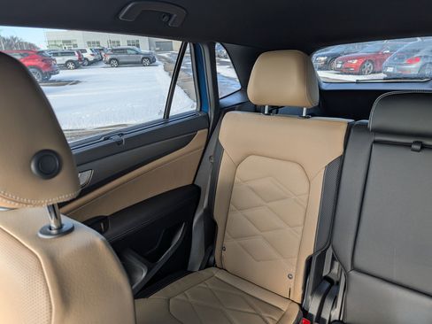 Certified 2025 Volkswagen Atlas Cross Sport SE image 13