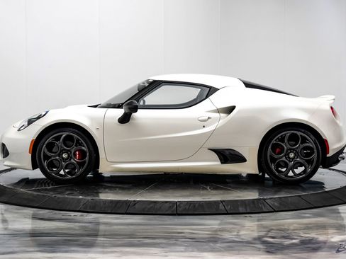 Used 2015 Alfa Romeo 4C Coupe w/ Leather Interior Group RWD image 7