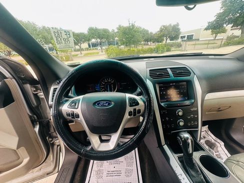 Used 2013 Ford Explorer XLT FWD image 15