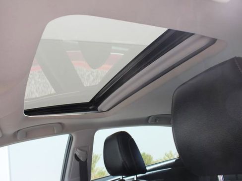 Used 2018 Toyota Avalon Touring image 40