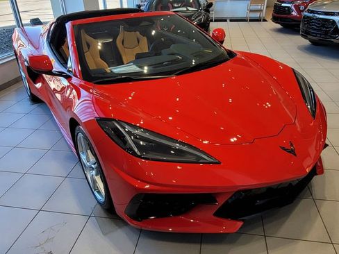 Used 2025 Chevrolet Corvette Stingray image 2