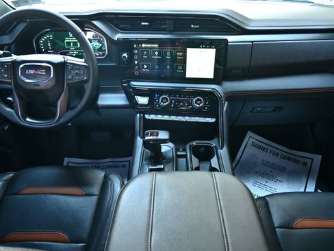 Used 2024 GMC Sierra 1500 AT4 w/ Technology Package AWD/4WD image 20