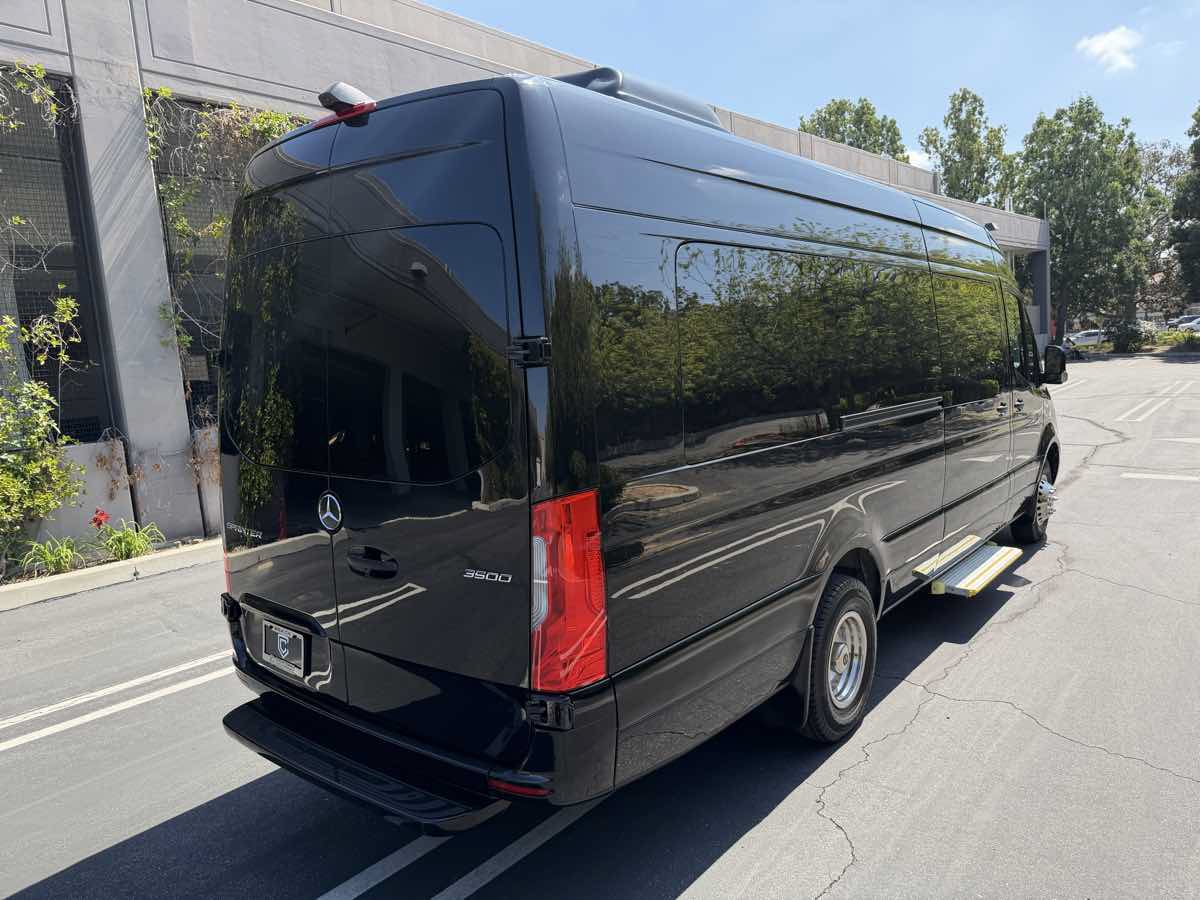 Used 2022 Mercedes-Benz Sprinter 3500 image 7