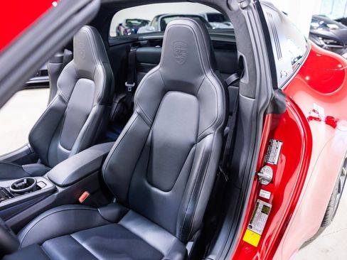 Used 2021 Porsche 911 Targa 4S Heritage Design image 37