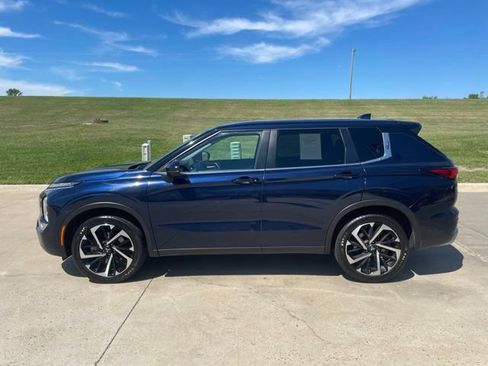 Used 2024 Mitsubishi Outlander SE Black Edition AWD/4WD image 7
