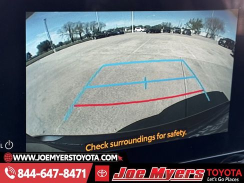 Used 2025 Toyota Highlander LE image 19