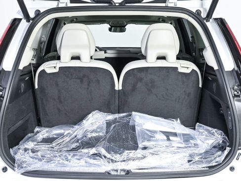 New 2026 Volvo XC90 T8 Ultra w/ Protection Package Premier AWD/4WD image 32