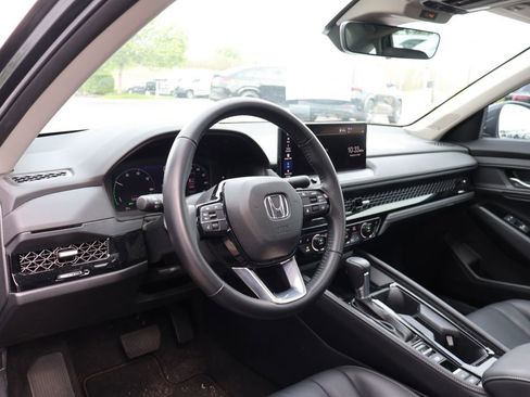 Used 2023 Honda Accord Touring image 14