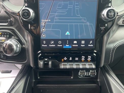 Used 2022 RAM 1500 Limited w/ Body Color Bumper Group image 28