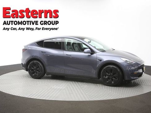 Used 2023 Tesla Model Y Long Range AWD/4WD image 40