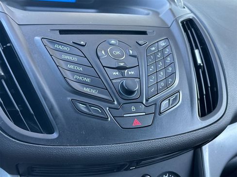 Used 2016 Ford Escape SE image 18