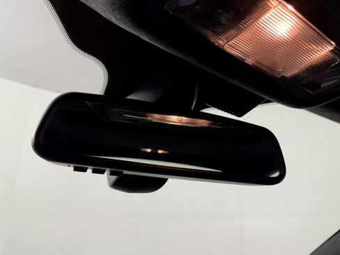 Used 2015 Jaguar XF Supercharged image 19