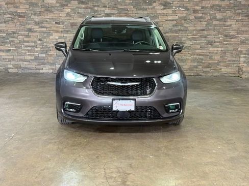 Used 2021 Chrysler Pacifica Touring-L image 33