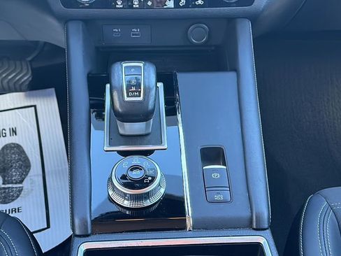 Used 2023 Mitsubishi Outlander SE image 22