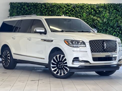 Certified 2023 Lincoln Navigator L Black Label AWD/4WD image 2