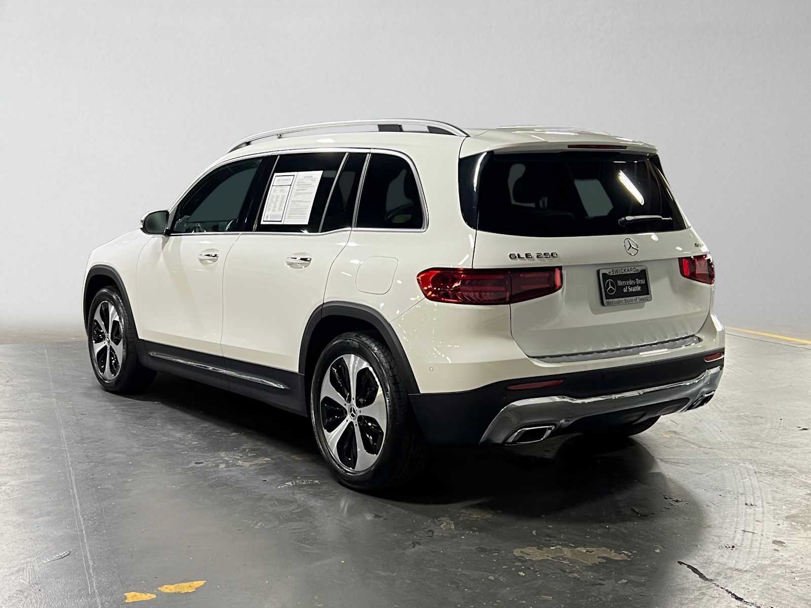 Certified 2026 Mercedes-Benz GLB 250 4MATIC image 5