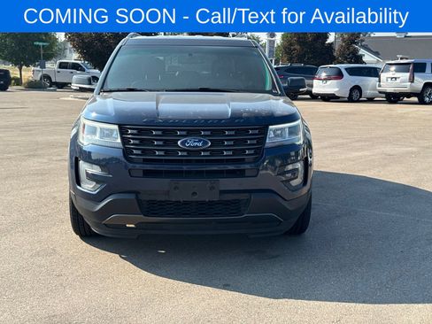Used 2017 Ford Explorer XLT w/ Equipment Group 202A AWD/4WD image 2