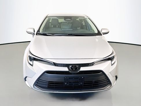 Used 2026 Toyota Corolla LE FWD image 2