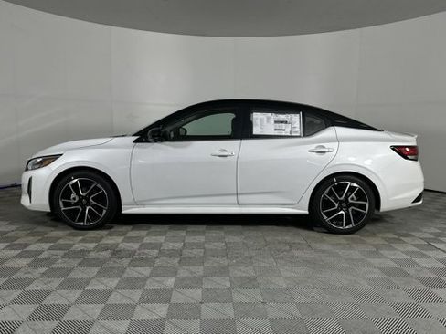 New 2025 Nissan Sentra SR image 22