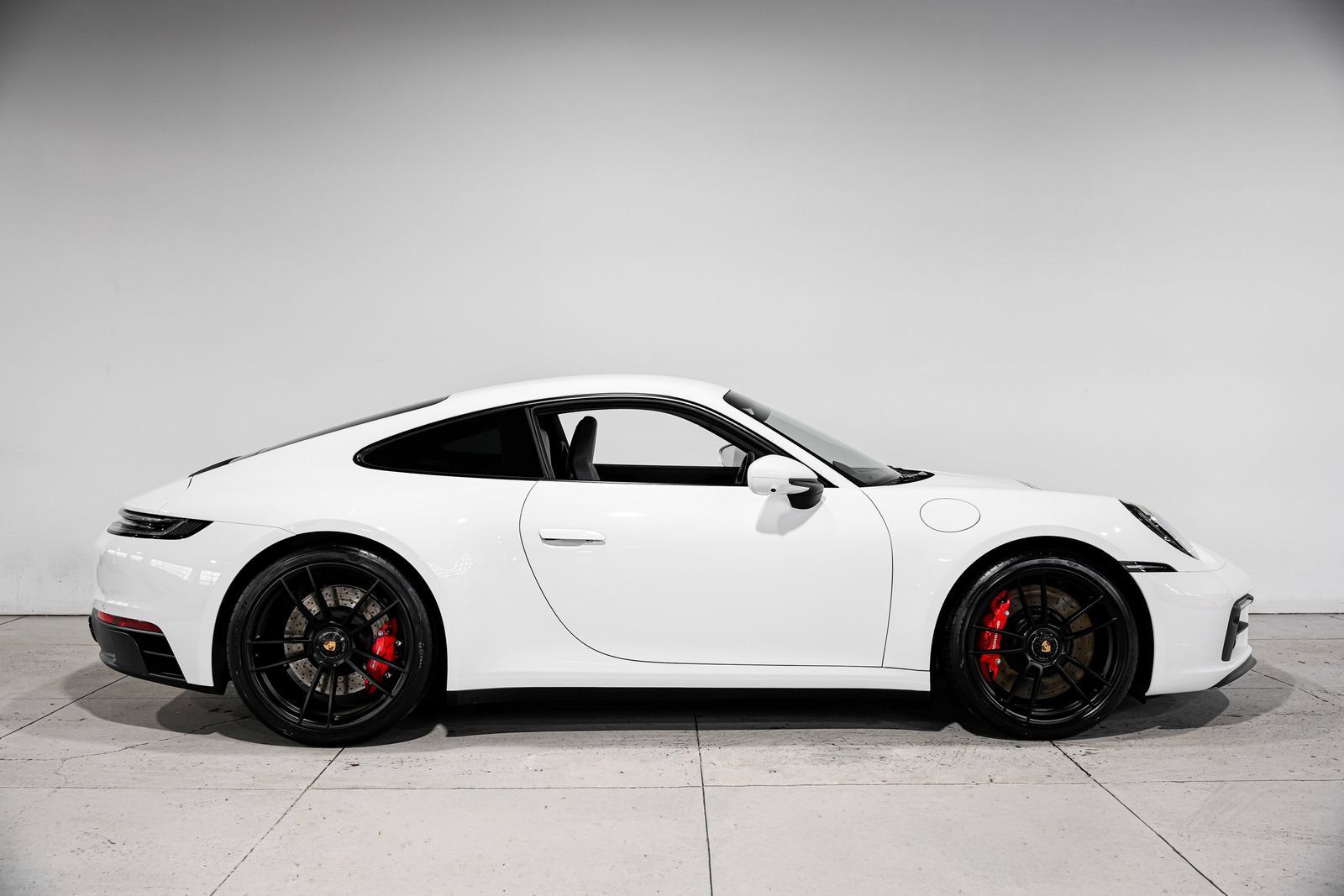 Used 2022 Porsche 911 Carrera GTS RWD image 2