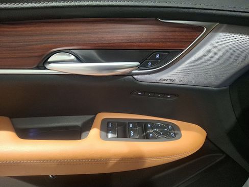 Certified 2025 Cadillac XT5 Premium Luxury image 12