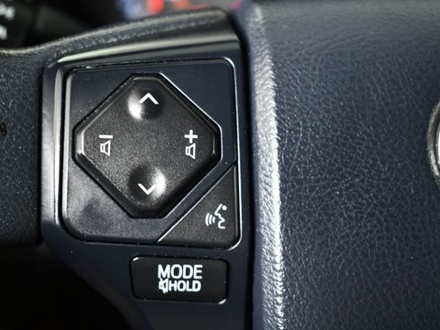 Used 2017 Toyota Tacoma SR image 30