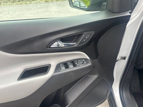 Used 2019 Chevrolet Equinox LS w/ LS Convenience Package AWD/4WD image 13