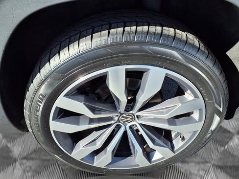 Used 2021 Volkswagen Atlas SEL Premium image 21