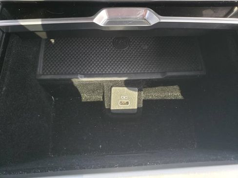 Used 2025 Land Rover Range Rover SE AWD/4WD image 31