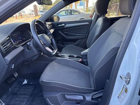 Used 2025 Volkswagen Jetta Sport image 27