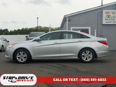 Used 2013 Hyundai Sonata GLS w/ Popular Equipment Pkg FWD image 2