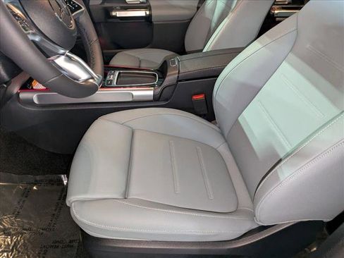 New 2026 Mercedes-Benz GLB 250 image 3