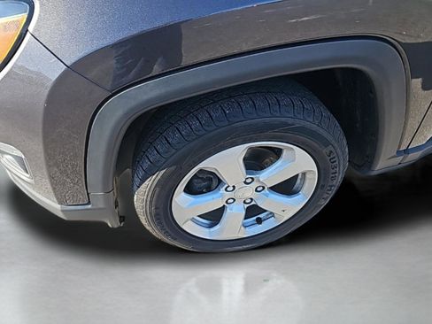 Used 2020 Jeep Compass Latitude image 34