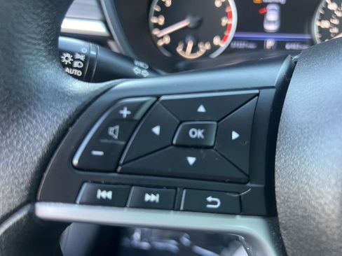 Used 2025 Nissan Altima 2.5 SV FWD image 37