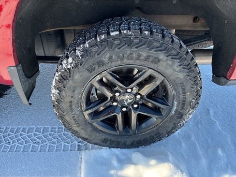 Used 2021 Chevrolet Silverado 1500 LT Trail Boss w/ Bed Protection Package image 45