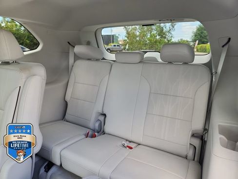 New 2026 Buick Enclave Avenir w/ Super Cruise Package AWD/4WD image 10