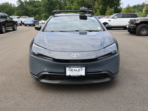 Used 2024 Toyota Prius LE AWD/4WD image 2