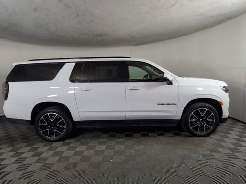 Certified 2022 Chevrolet Suburban RST w/ Luxury Package AWD/4WD image 4