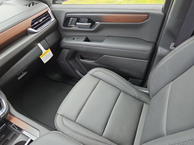 New 2026 GMC Yukon Denali w/ Denali Reserve Package AWD/4WD image 18