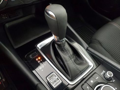 Used 2018 MAZDA MAZDA3 Sport w/ Preferred Equipment Package FWD image 31