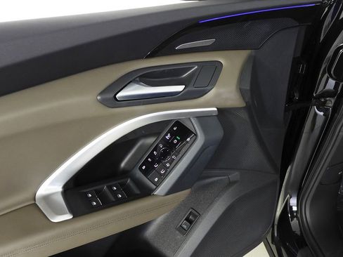 Used 2025 Audi Q5 Premium Plus w/ Premium Plus image 12