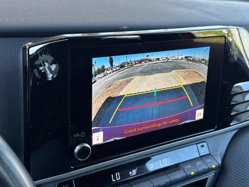 Used 2025 Toyota Camry SE FWD image 17