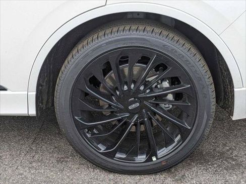 Used 2023 Lincoln Aviator Reserve w/ Equipment Group 201A AWD/4WD image 6