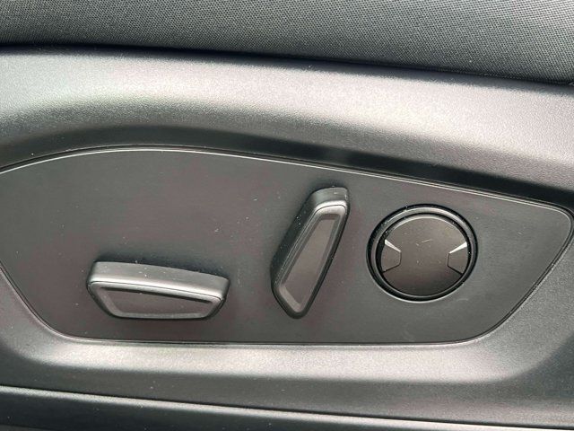 Used 2026 Ford Explorer Active AWD/4WD image 24