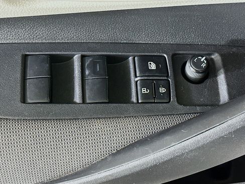 Used 2023 Toyota Corolla LE image 14
