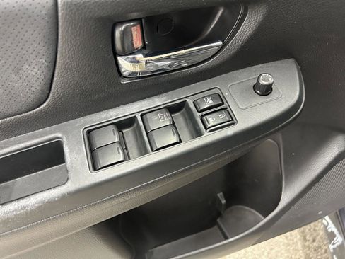 Used 2014 Subaru Crosstrek 2.0i Limited image 10