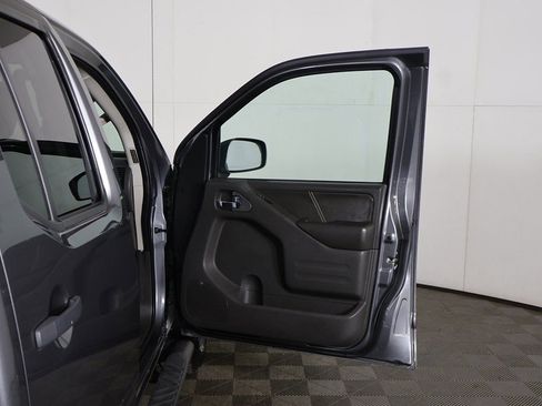 Used 2021 Nissan Frontier PRO-4X w/ Pro-4x Utility Package AWD/4WD image 19