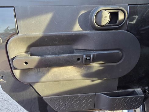 Used 2010 Jeep Wrangler Unlimited Sahara w/ Dual Top Group image 15